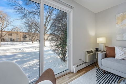 Tiny photo for 8888 Steven Drive #1H, Des Plaines, IL 60016 (MLS # 12554111)