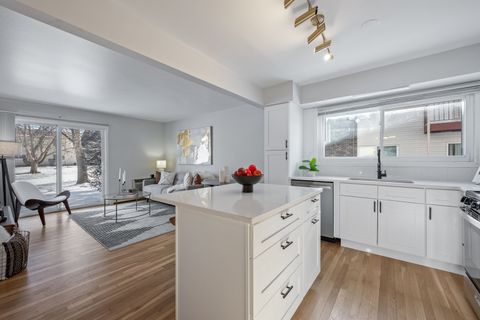 Tiny photo for 8888 Steven Drive #1H, Des Plaines, IL 60016 (MLS # 12554111)