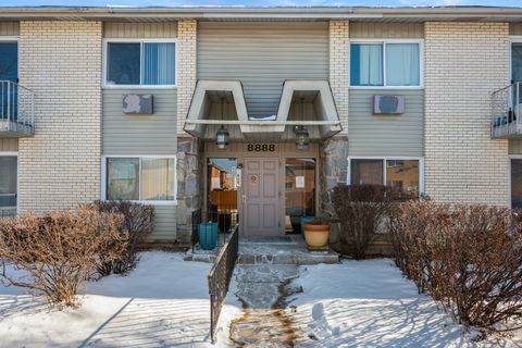 Tiny photo for 8888 Steven Drive #1H, Des Plaines, IL 60016 (MLS # 12554111)