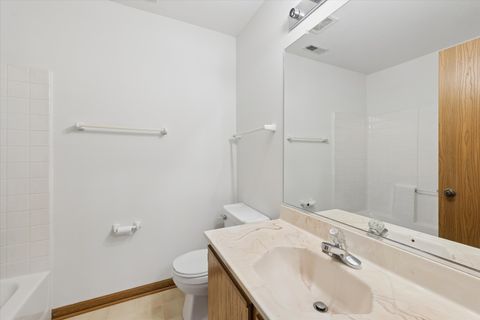 Tiny photo for 3 Dewalt Court, Elmhurst, IL 60126 (MLS # 12595907)