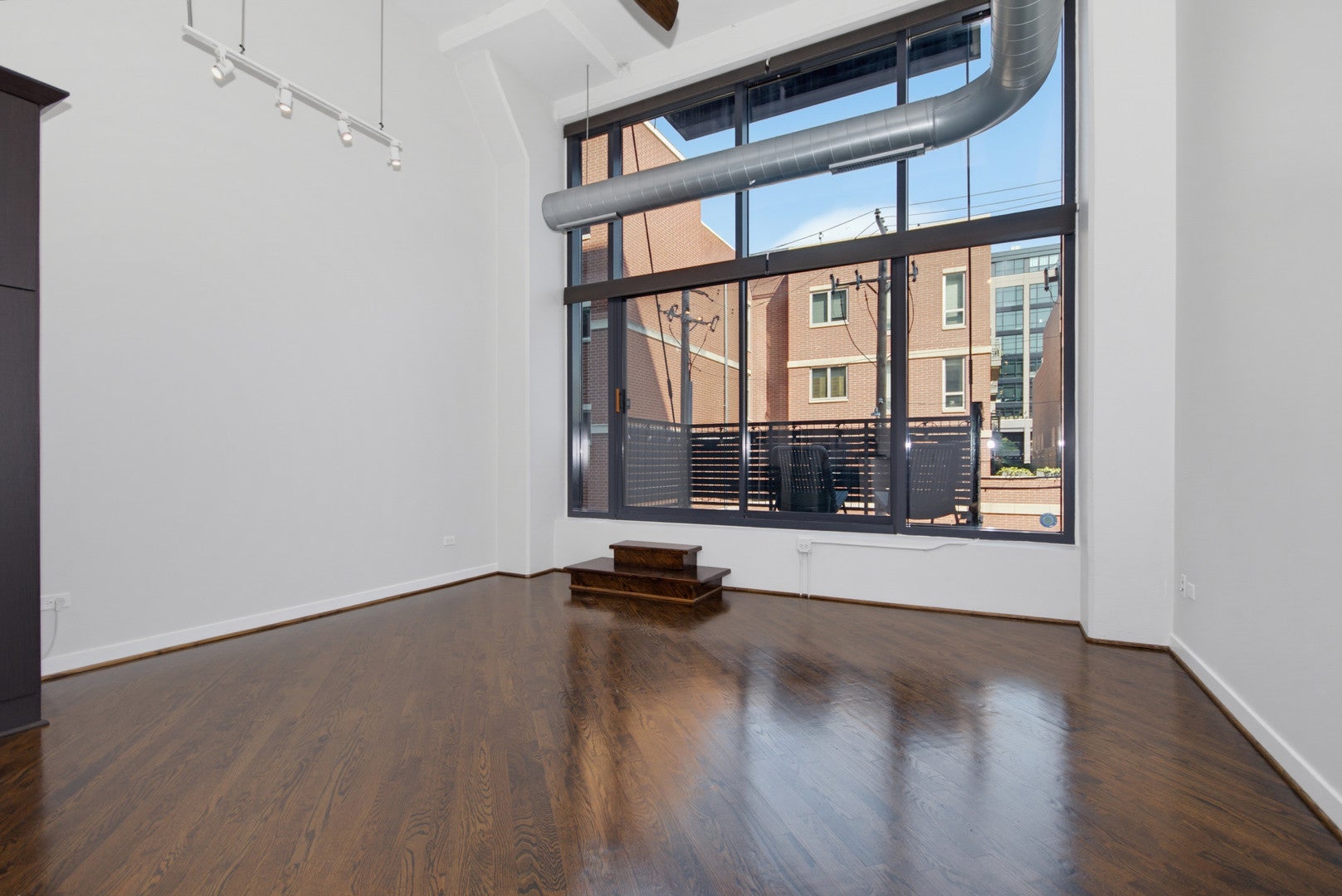 1224 W Van Buren Street 220