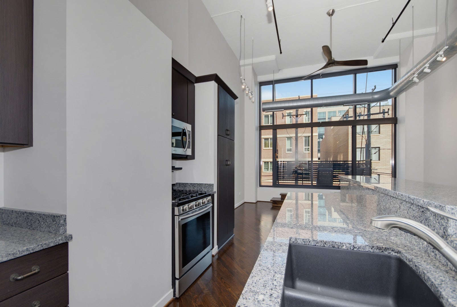 1224 W Van Buren Street 220