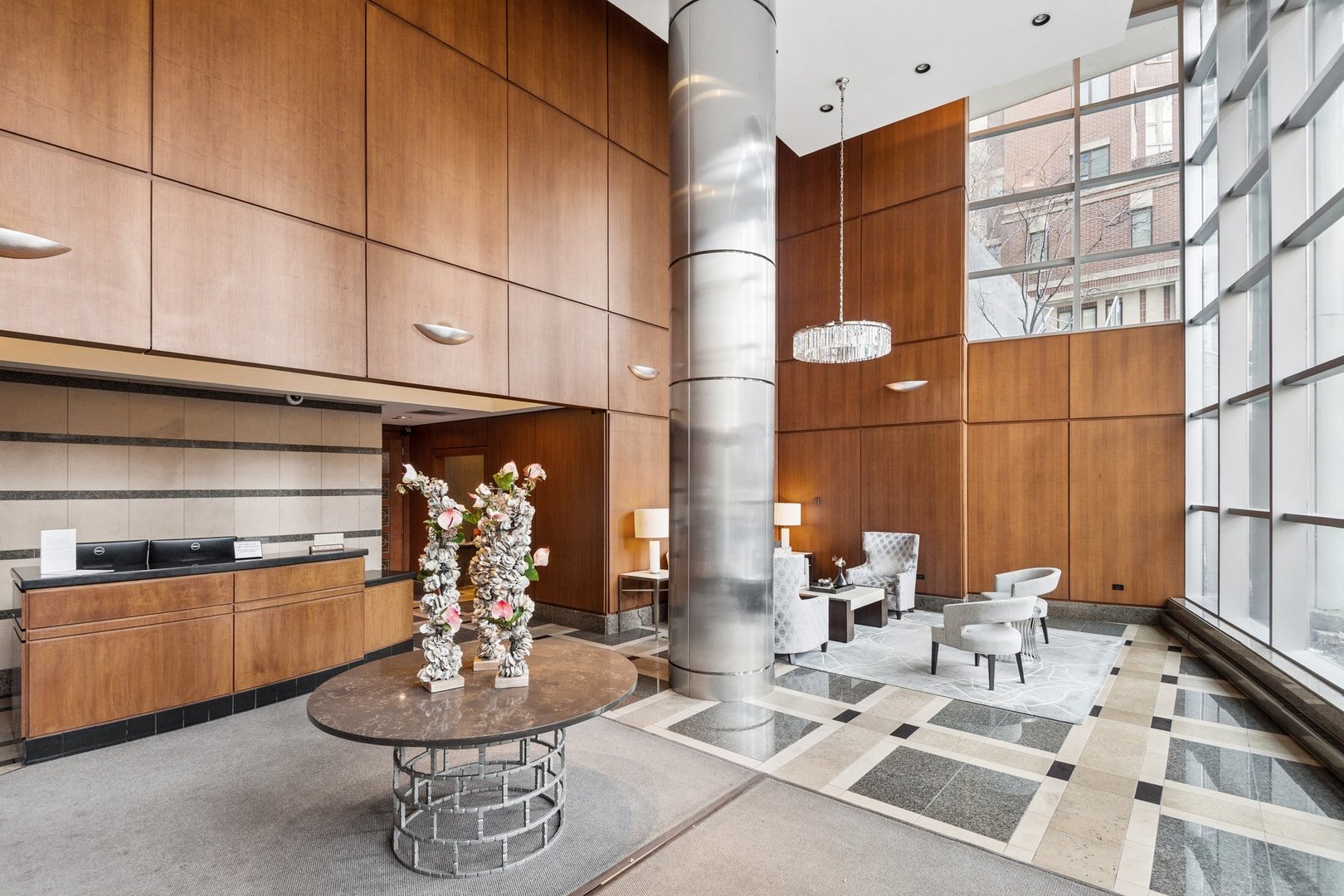 201 N WESTSHORE Drive 2506