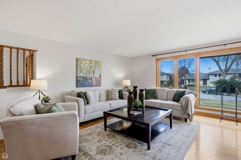 Tiny photo for 701 Preston Lane, Schaumburg, IL 60193 (MLS # 12583510)