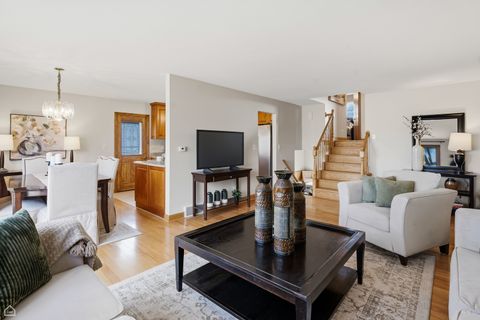 Tiny photo for 701 Preston Lane, Schaumburg, IL 60193 (MLS # 12583510)