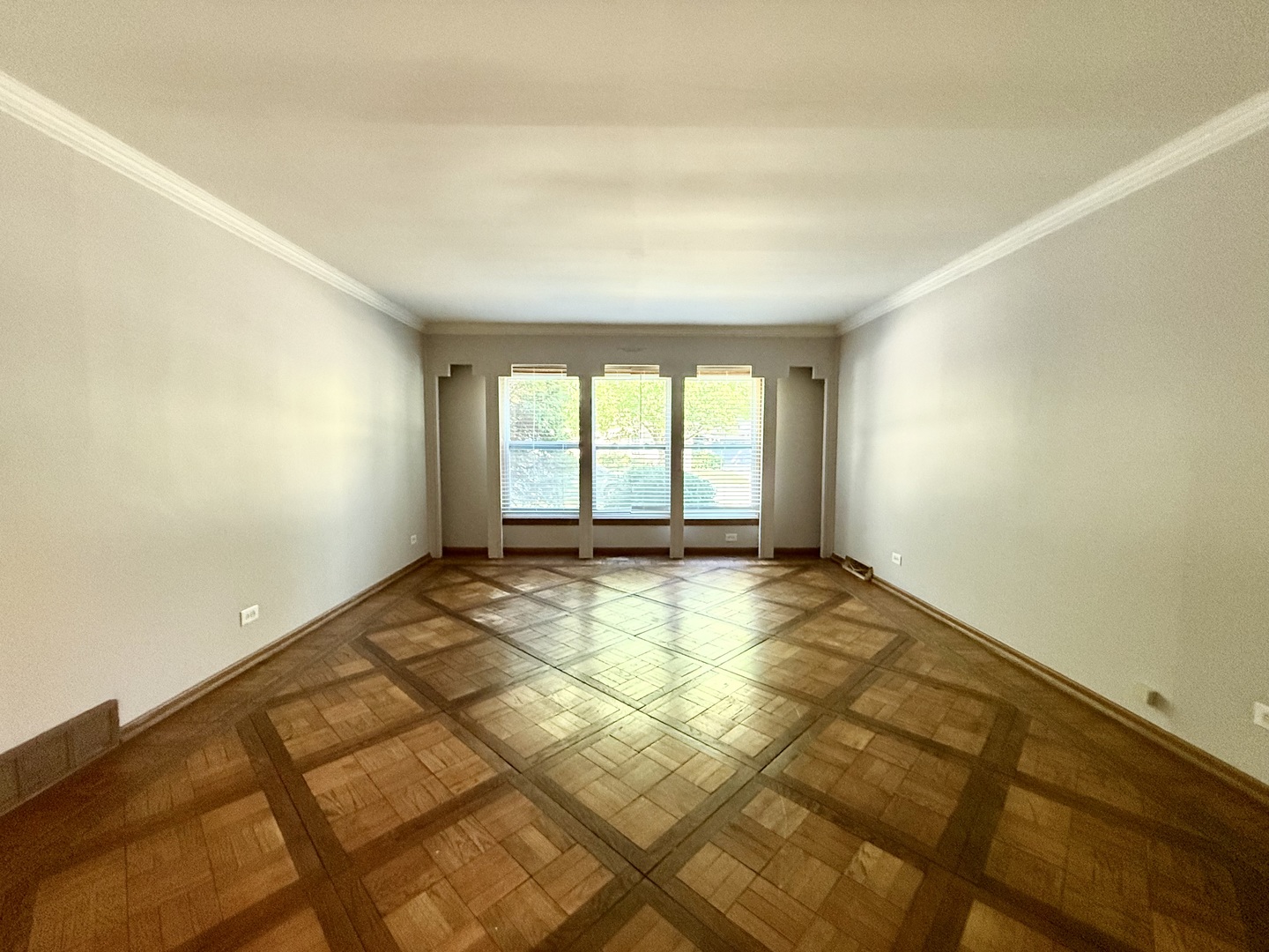 340 N Illinois Avenue