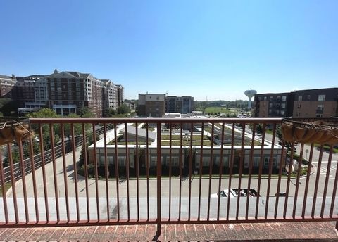 Tiny photo for 141 N La Grange Road #504, La Grange, IL 60525 (MLS # 12432697)