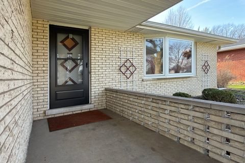 Tiny photo for 914 S Robert Drive, Mount Prospect, IL 60056 (MLS # 12596317)