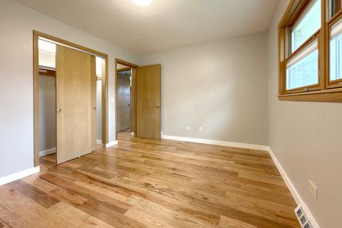 Tiny photo for 914 S Robert Drive, Mount Prospect, IL 60056 (MLS # 12596317)