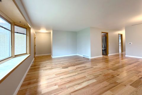 Tiny photo for 914 S Robert Drive, Mount Prospect, IL 60056 (MLS # 12596317)