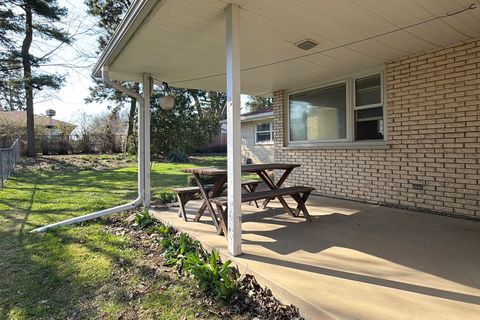 Tiny photo for 914 S Robert Drive, Mount Prospect, IL 60056 (MLS # 12596317)