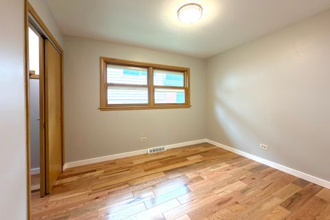 Tiny photo for 914 S Robert Drive, Mount Prospect, IL 60056 (MLS # 12596317)