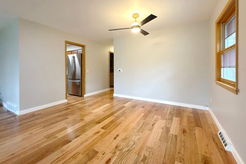 Tiny photo for 914 S Robert Drive, Mount Prospect, IL 60056 (MLS # 12596317)