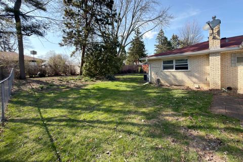 Tiny photo for 914 S Robert Drive, Mount Prospect, IL 60056 (MLS # 12596317)