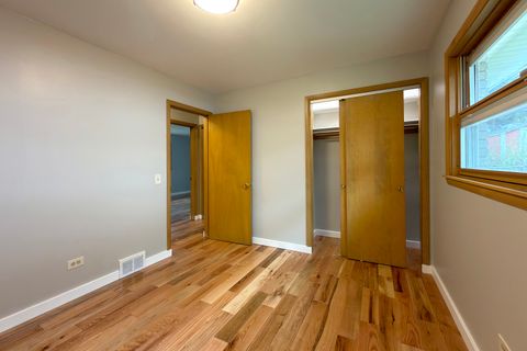 Tiny photo for 914 S Robert Drive, Mount Prospect, IL 60056 (MLS # 12596317)