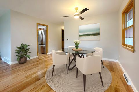 Tiny photo for 914 S Robert Drive, Mount Prospect, IL 60056 (MLS # 12596317)