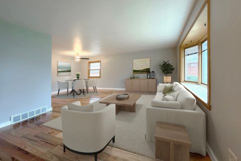 Tiny photo for 914 S Robert Drive, Mount Prospect, IL 60056 (MLS # 12596317)