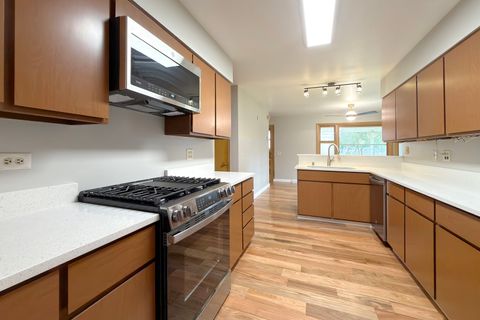 Tiny photo for 914 S Robert Drive, Mount Prospect, IL 60056 (MLS # 12596317)