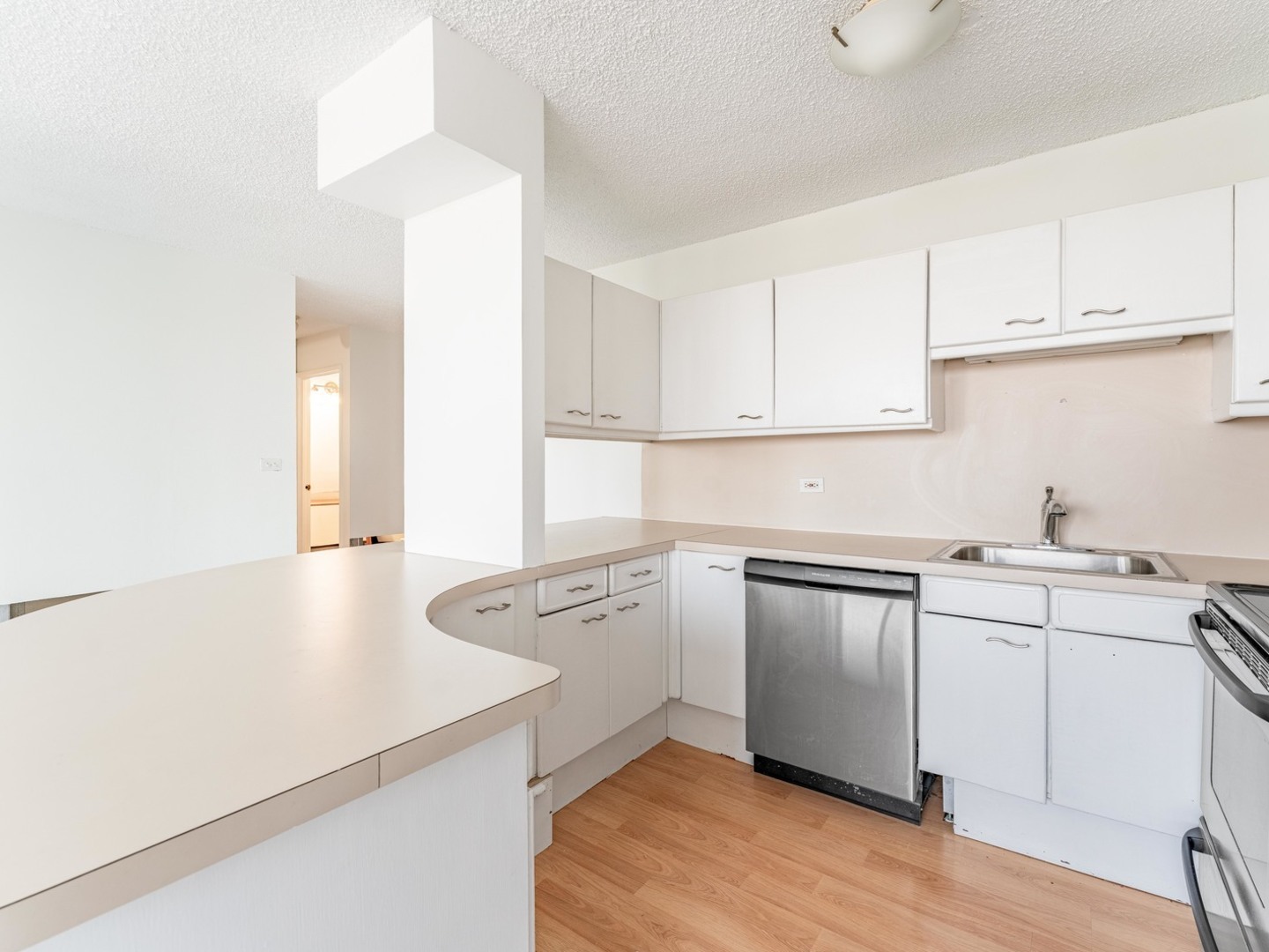 2754 N Hampden Court 1003