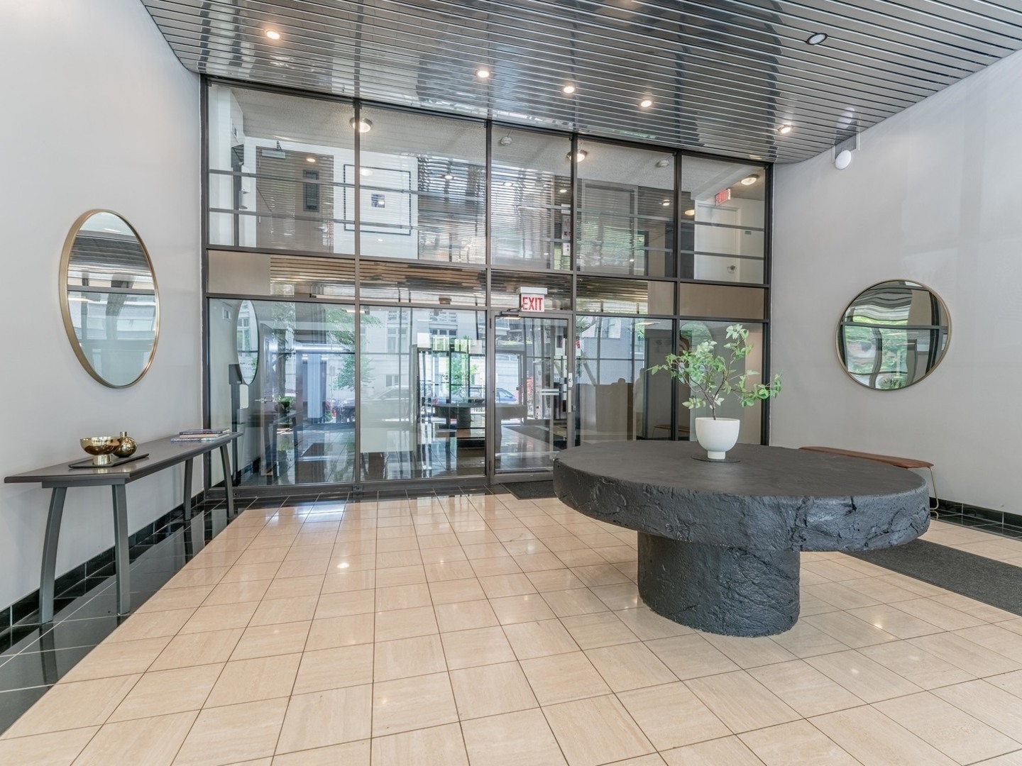 2754 N Hampden Court 1003