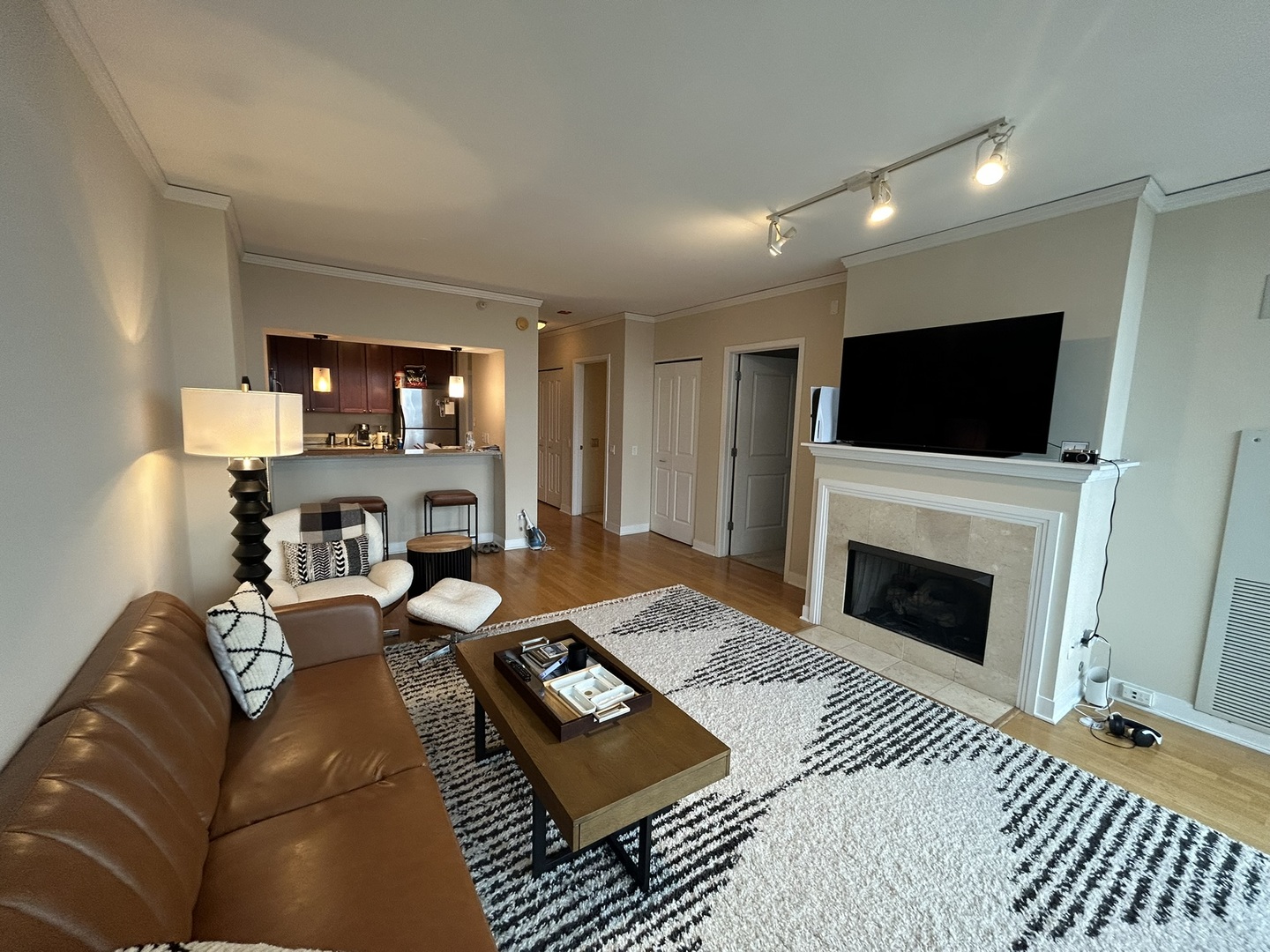 200 N Jefferson Street 2302