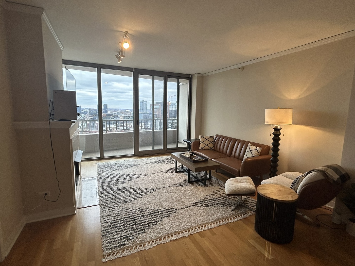 200 N Jefferson Street 2302