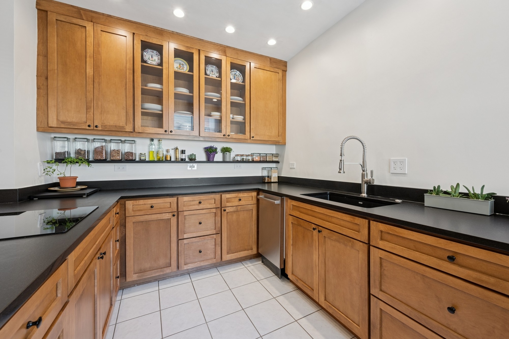 502 Lee Street 3