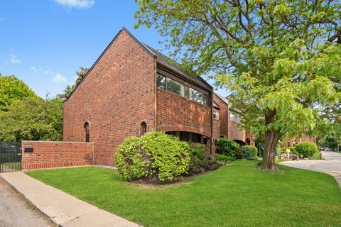 924 S May Street Chicago IL 60607