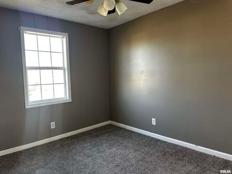 Tiny photo for 1102 Bailey Lane, Benton, IL 62812 (MLS # EB460784)