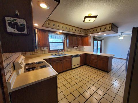 Tiny photo for 11608 Laurelwood Lane, Carbondale, IL 62901 (MLS # 100000579)