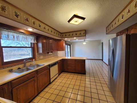 Tiny photo for 11608 Laurelwood Lane, Carbondale, IL 62901 (MLS # 100000579)