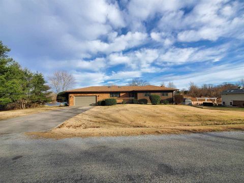 Tiny photo for 11608 Laurelwood Lane, Carbondale, IL 62901 (MLS # 100000579)