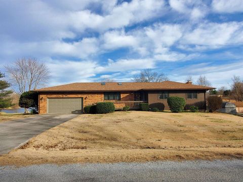 Photo of 11608 Laurelwood Lane, Carbondale, IL 62901 (MLS # 100000579)