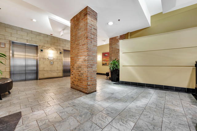 520 W HURON Street 318