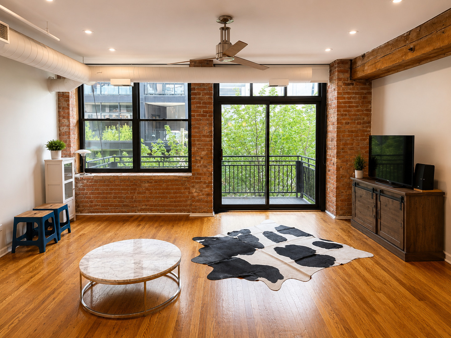 520 W HURON Street 318
