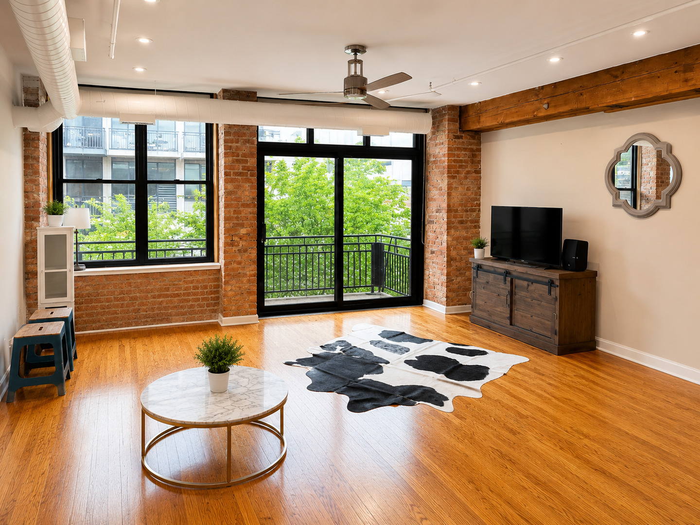 520 W HURON Street 318