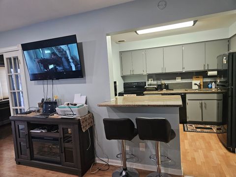 Tiny photo for 603 E Falcon Drive #104A, Arlington Heights, IL 60005 (MLS # 12525809)