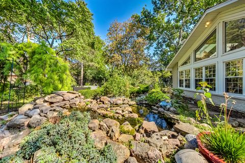 A home in Park Ridge