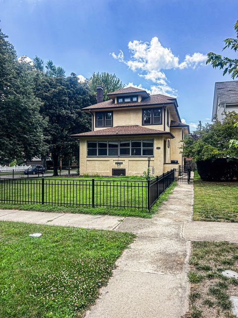 Photo of 997 S Evergreen Avenue, Kankakee, IL 60901 (MLS # 12410865)