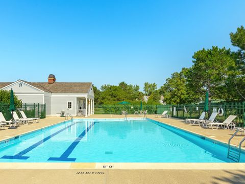 Tiny photo for 289 S South Shore Lane, Lake Forest, IL 60045 (MLS # 12468768)