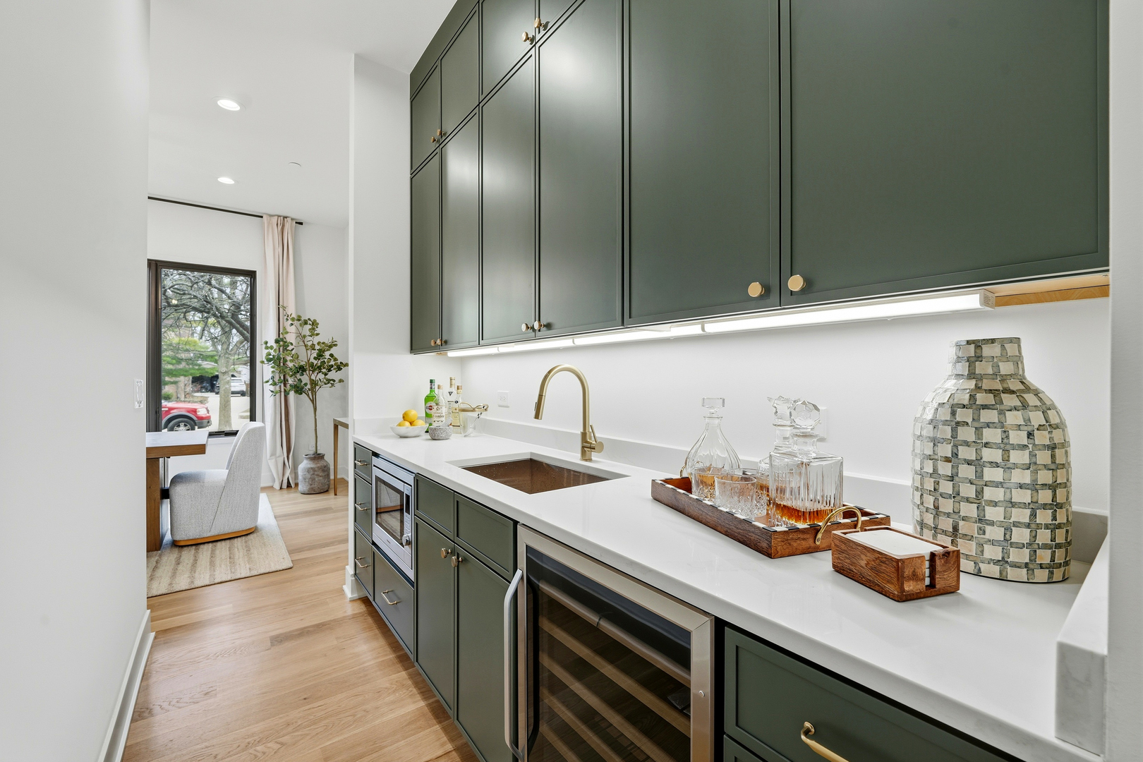 944 Rosemary Terrace
