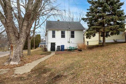 Tiny photo for 2503 Glenn Street, Bettendorf, IA 52722 (MLS # 100000362)