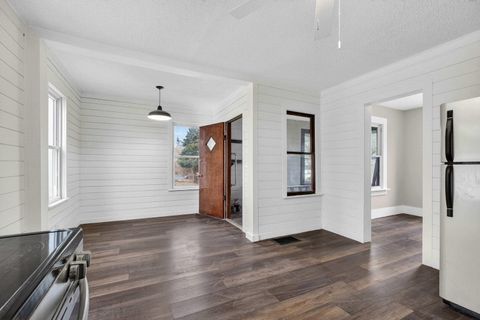 Tiny photo for 2503 Glenn Street, Bettendorf, IA 52722 (MLS # 100000362)