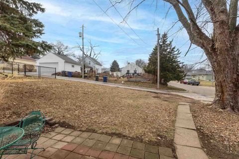 Tiny photo for 2503 Glenn Street, Bettendorf, IA 52722 (MLS # 100000362)