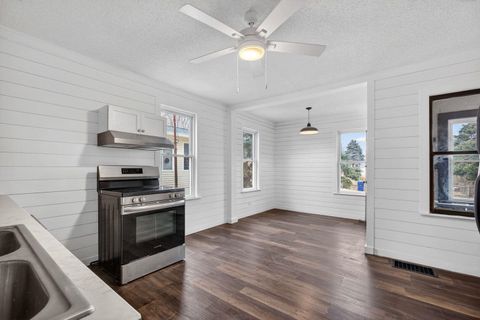 Tiny photo for 2503 Glenn Street, Bettendorf, IA 52722 (MLS # 100000362)