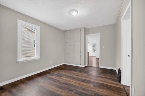 Tiny photo for 2503 Glenn Street, Bettendorf, IA 52722 (MLS # 100000362)