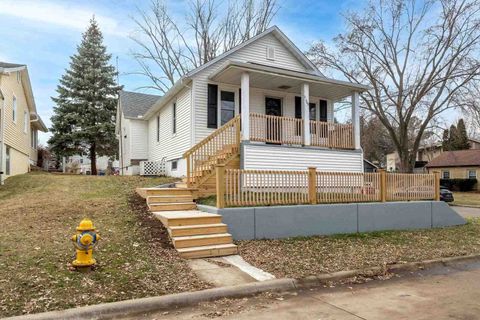 Tiny photo for 2503 Glenn Street, Bettendorf, IA 52722 (MLS # 100000362)