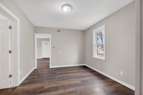 Tiny photo for 2503 Glenn Street, Bettendorf, IA 52722 (MLS # 100000362)