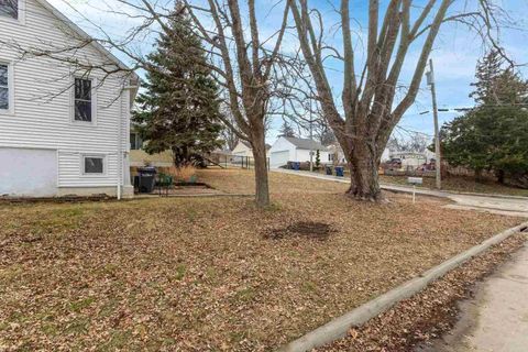 Tiny photo for 2503 Glenn Street, Bettendorf, IA 52722 (MLS # 100000362)