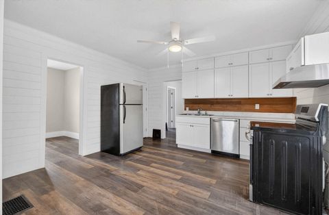 Tiny photo for 2503 Glenn Street, Bettendorf, IA 52722 (MLS # 100000362)